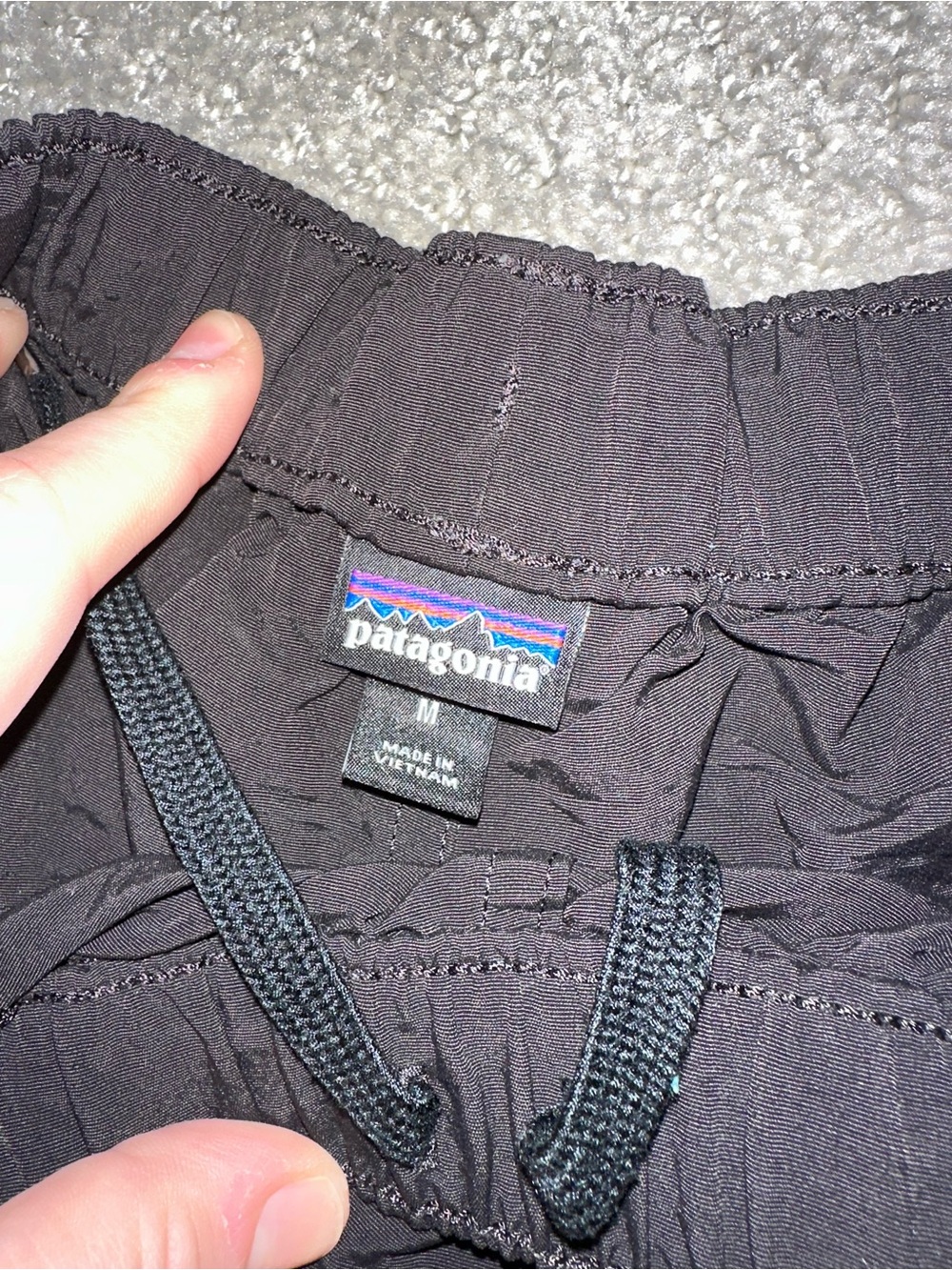 Patagonia Black Shorts 2.5 baggies - Picture 3 of 4